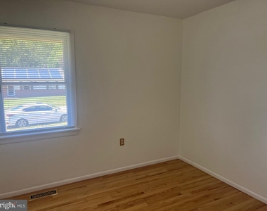 705 Bayberry Road - Photo Thumbnail 13