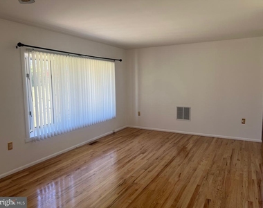 705 Bayberry Road - Photo Thumbnail 9