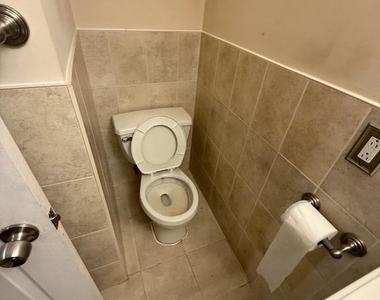 1907 Penhall Road - Photo Thumbnail 5