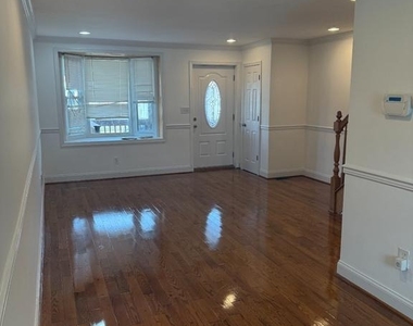 1907 Penhall Road - Photo Thumbnail 20