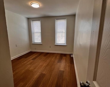 205 Porter Street - Photo Thumbnail 12