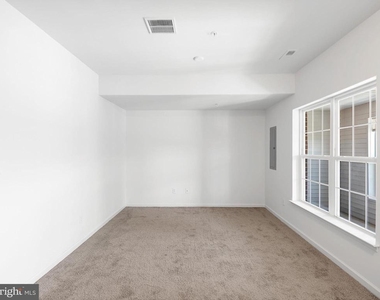 415 Lenape Way - Photo Thumbnail 3