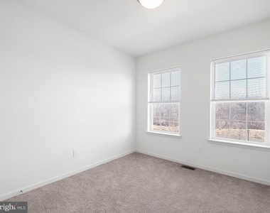 415 Lenape Way - Photo Thumbnail 20