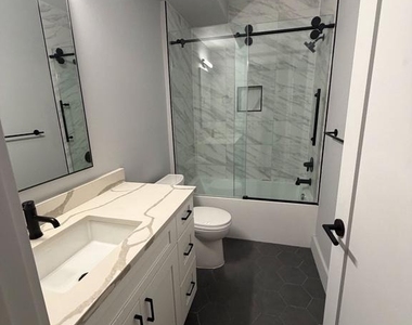 646 Newton Place Nw - Photo Thumbnail 8