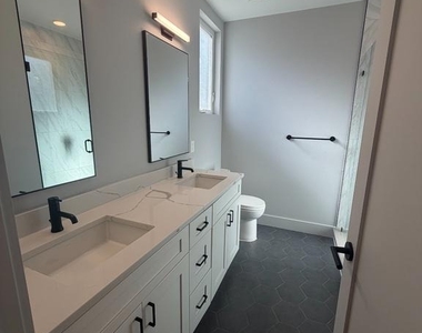 646 Newton Place Nw - Photo Thumbnail 7