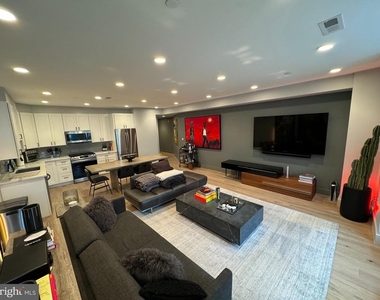 646 Newton Place Nw - Photo Thumbnail 1