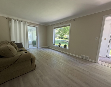 731 Jenks Boulevard - Photo Thumbnail 2