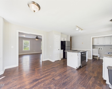 10917 Fanny Brown Road - Photo Thumbnail 15