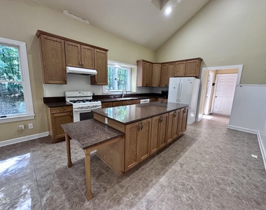 628 Spindlewood - Photo Thumbnail 5