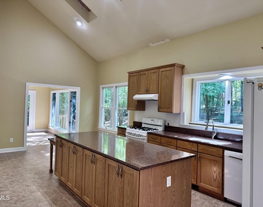 628 Spindlewood - Photo Thumbnail 6