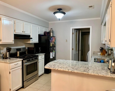 102 Chevron Circle - Photo Thumbnail 2