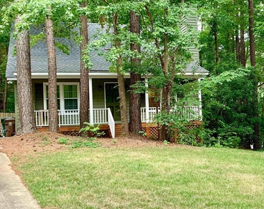 102 Chevron Circle - Photo Thumbnail 1