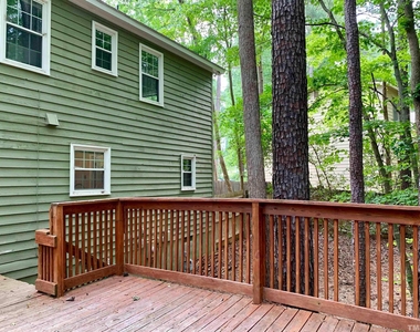 102 Chevron Circle - Photo Thumbnail 15