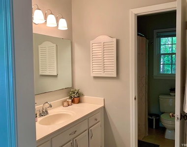 102 Chevron Circle - Photo Thumbnail 11