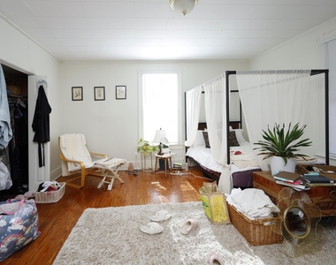 822 Clarendon Street - Photo Thumbnail 6