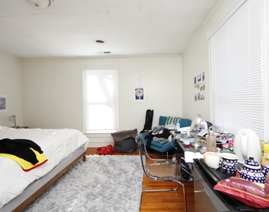 822 Clarendon Street - Photo Thumbnail 7