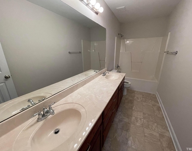 112 Worthington Court - Photo Thumbnail 33