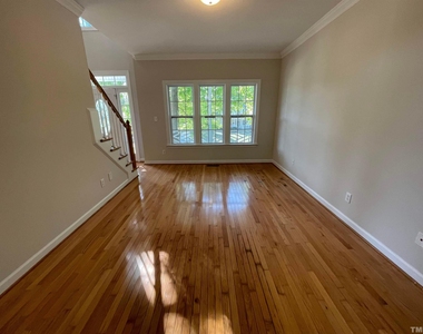 112 Worthington Court - Photo Thumbnail 19