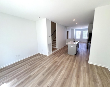 3102 Bomore Road - Photo Thumbnail 4