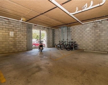 1401 E East 4th St - Photo Thumbnail 11
