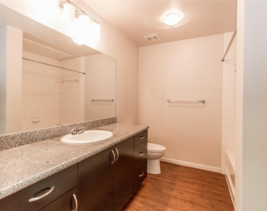 1401 E East 4th St - Photo Thumbnail 6
