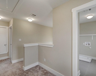 708 Coconut Grove St - Photo Thumbnail 18