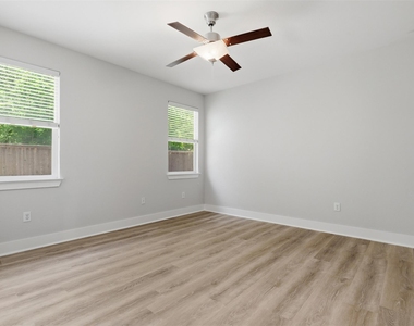 7208 Lysander Ct - Photo Thumbnail 8