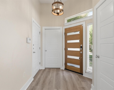 7208 Lysander Ct - Photo Thumbnail 2