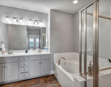 17808 Maritime Point Dr - Photo Thumbnail 13