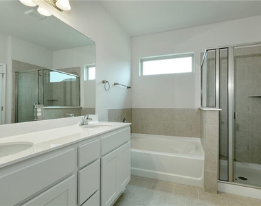 801 Falkland Trce - Photo Thumbnail 5