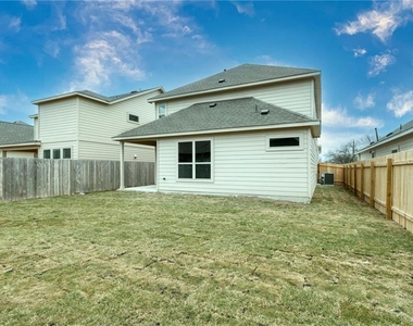801 Falkland Trce - Photo Thumbnail 11
