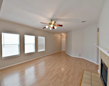 2106 Charlotte Estates Dr - Photo Thumbnail 3