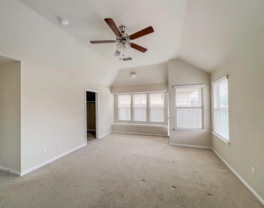 818 Silo St - Photo Thumbnail 15