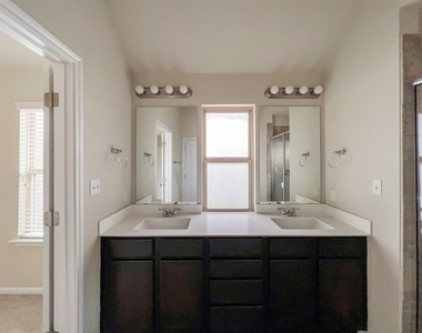 818 Silo St - Photo Thumbnail 20