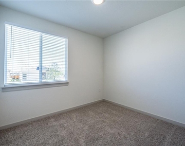13708 Lubeck Dr - Photo Thumbnail 15