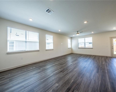 13708 Lubeck Dr - Photo Thumbnail 3