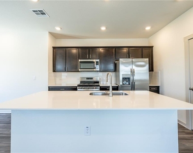 13708 Lubeck Dr - Photo Thumbnail 5