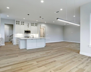 2603 Nocona Trl - Photo Thumbnail 7
