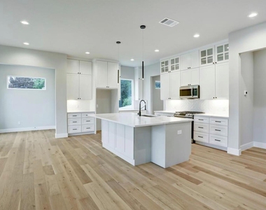 2603 Nocona Trl - Photo Thumbnail 6