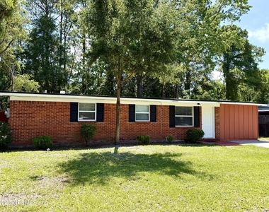2909 Lauderdale Drive E - Photo Thumbnail 1