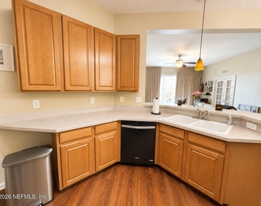 785 Oakleaf Plantation Parkway - Photo Thumbnail 3