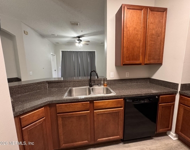 8601 Beach Boulevard - Photo Thumbnail 4