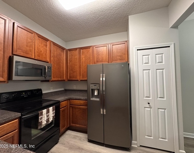 8601 Beach Boulevard - Photo Thumbnail 8