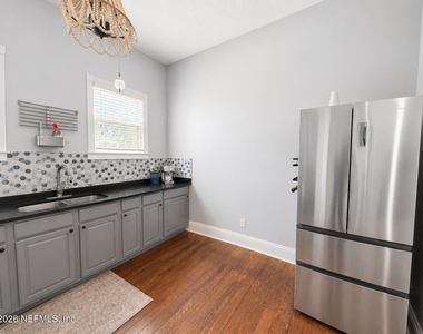 443 E 3rd Street - Photo Thumbnail 6