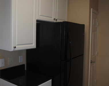 8539 Gate Parkway - Photo Thumbnail 8