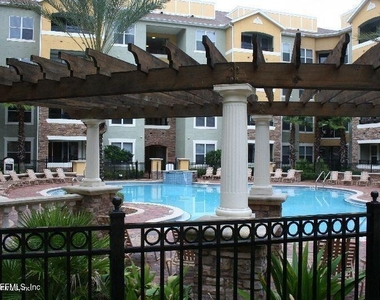 8539 Gate Parkway - Photo Thumbnail 3