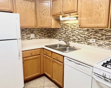 1461 N Winslowe Drive - Photo Thumbnail 8