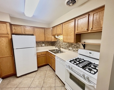 1461 N Winslowe Drive - Photo Thumbnail 5