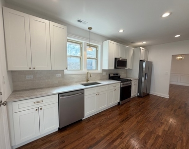 7825 S Wood Street - Photo Thumbnail 7