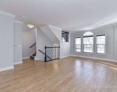 850 Shandrew Drive - Photo Thumbnail 2